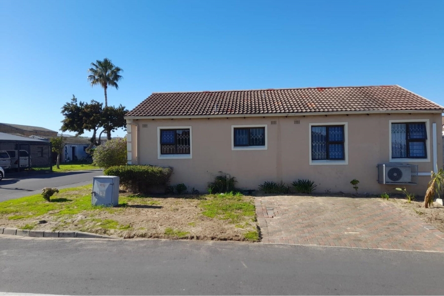 3 Bedroom Property for Sale in Gaylee Western Cape